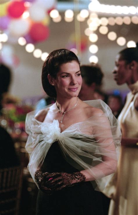 What designer did Sandra Bullock wear in Two weeks notice in。